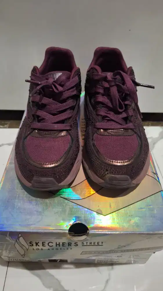 Sepatu skechers