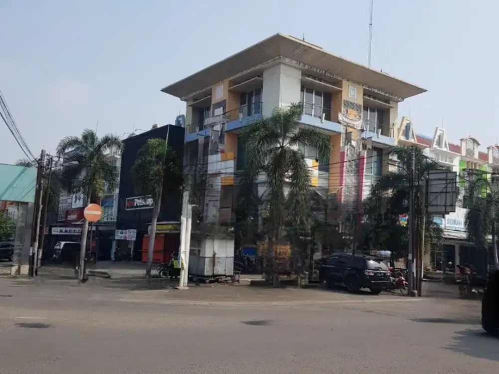 Ruko Hook 4 Lantai di Bulevard Hijau Harapan Indah