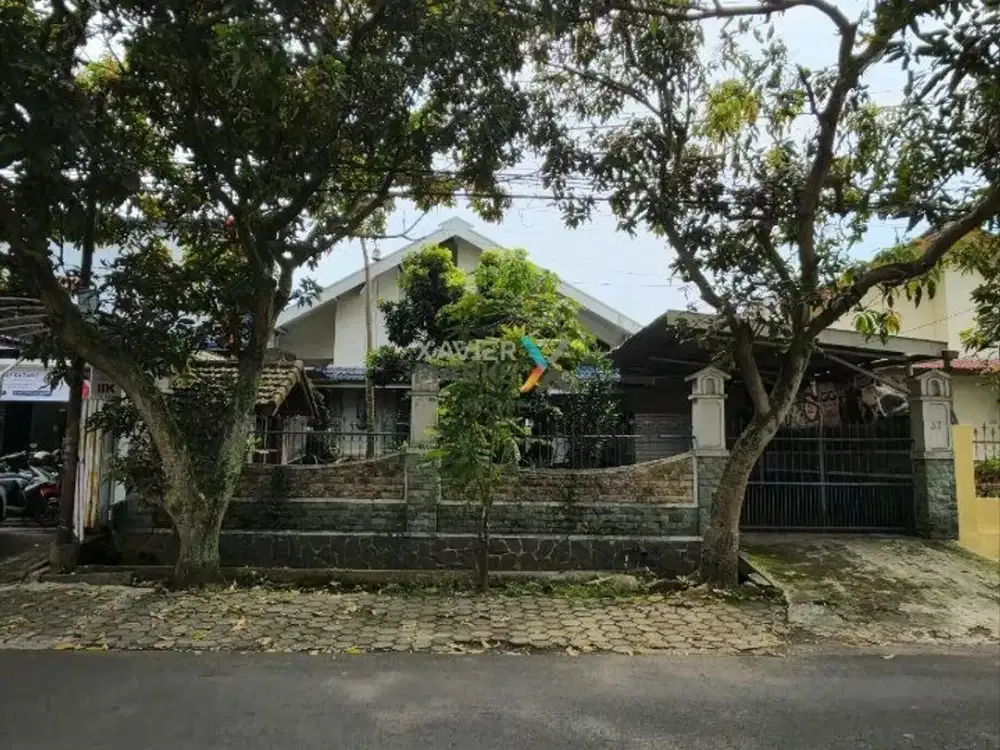 Dijual Rumah Poros Jalan Siap Huni di Danau Maninjau Malang