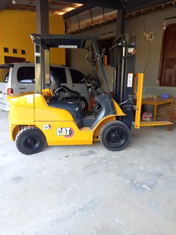Forklift 2,5 Ton Caterpillar 2021