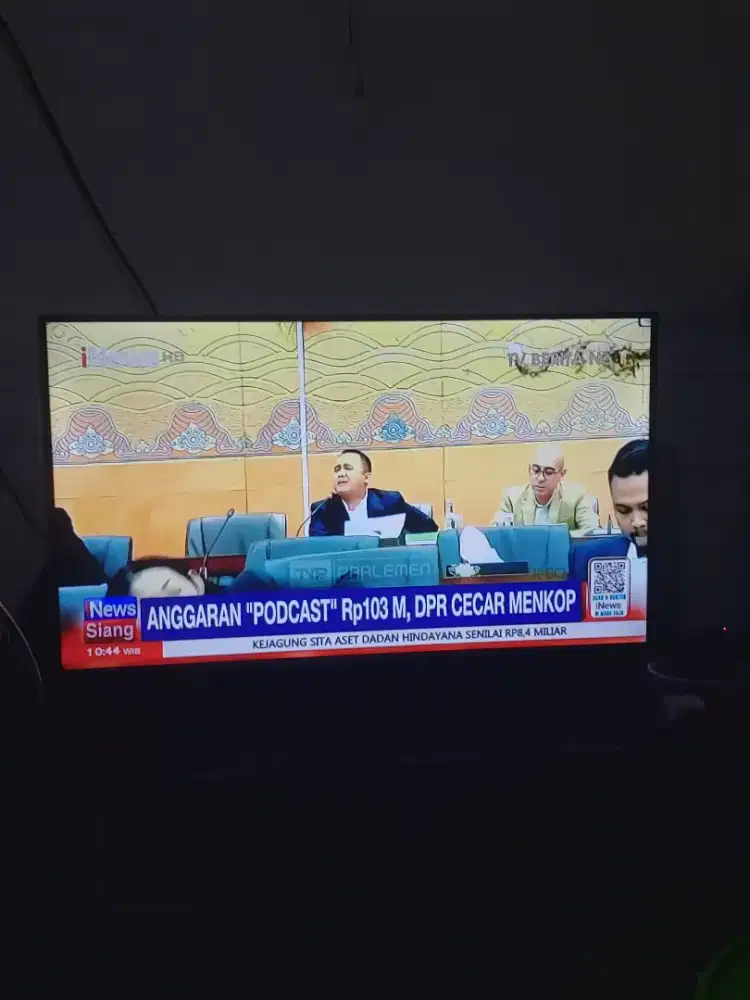 Jual tv digital merk aqua,32inci,mulus