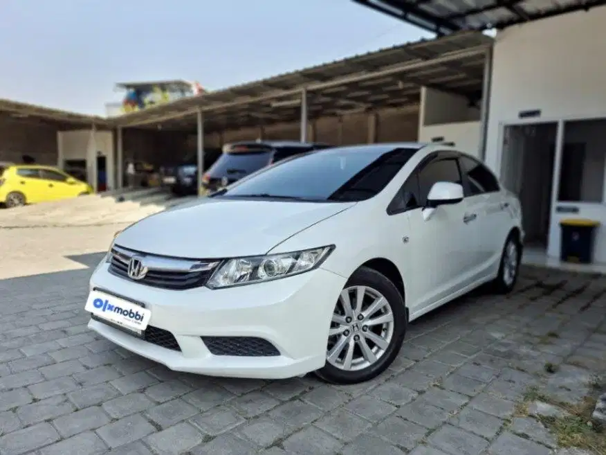 Low Kilometer - Civic 1.8 FB Bensin-AT 2013