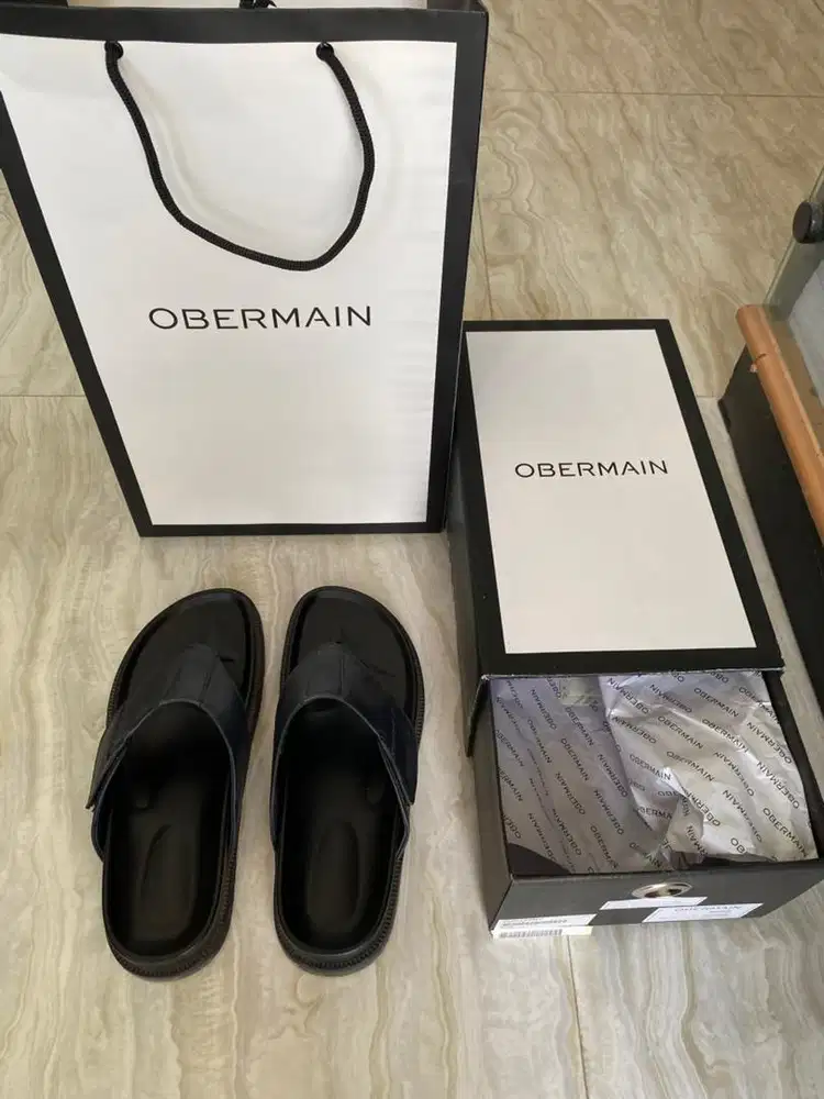 Dijual sandal merk obermain ukuran 40 warna biru tua baru 3 kali pakai