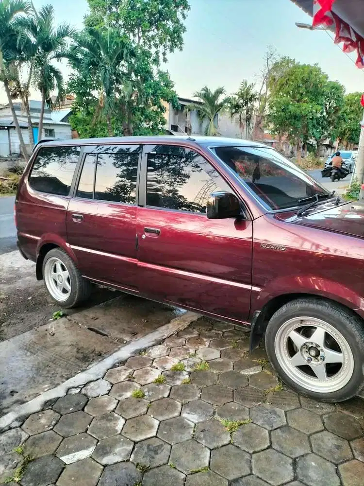 Toyota Kijang 2004 Bensin