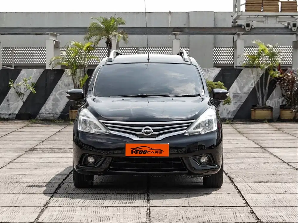 Nissan Grand Livina 1.5 XV AT Hitam 2013