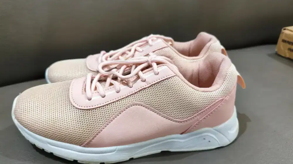 Sepatu Wanita Nevada Pink Size 37