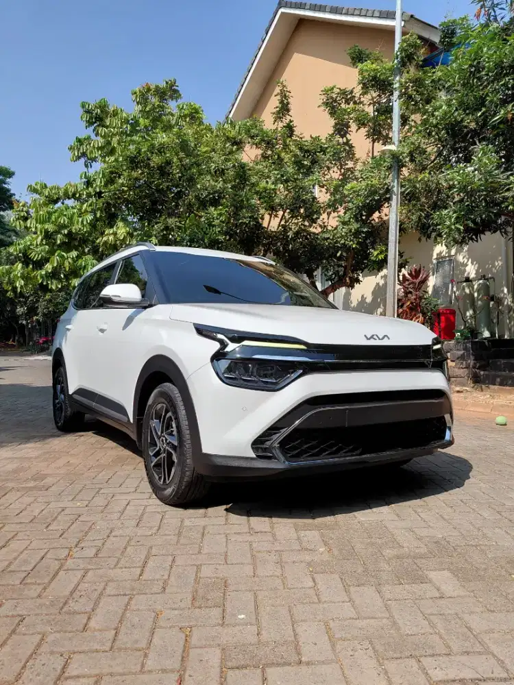 Kia carens premiere 2023 istimewa