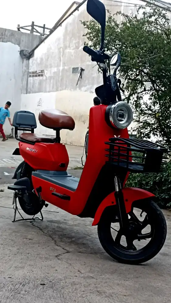 SEPEDA LISTRIK UWINFLY