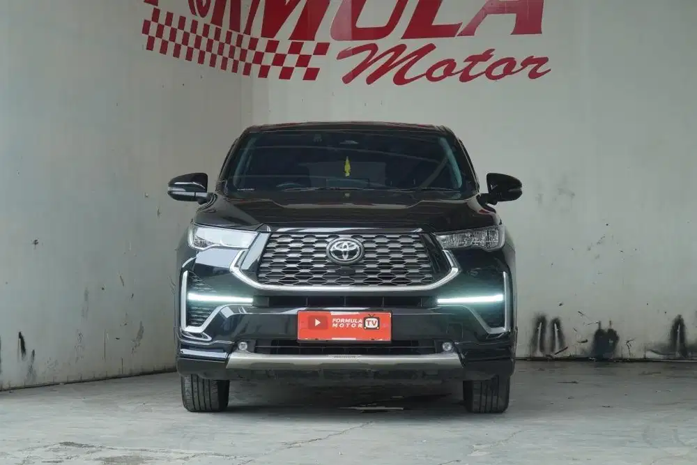 Toyota Zenix Q Hybrid Modellista AT 2024 Hitam