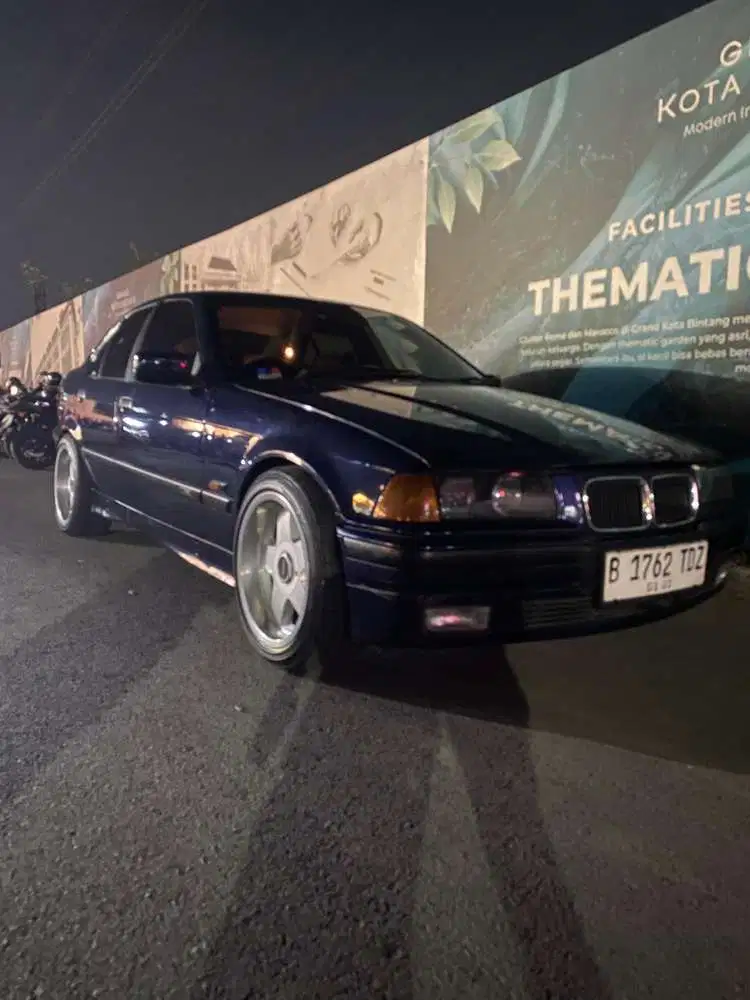 BMW 320i 1995 Bensin