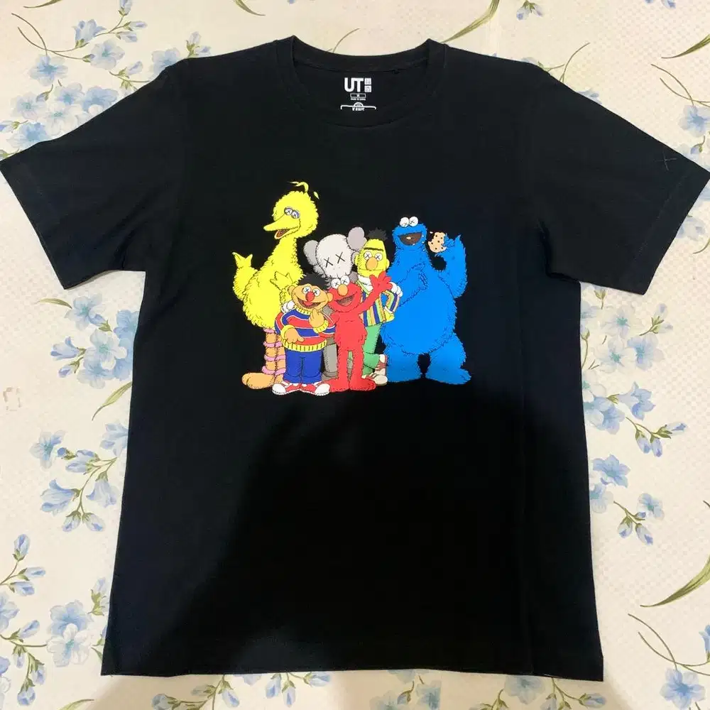UNIQLO × KAWS × Sesame Street T-Shirt