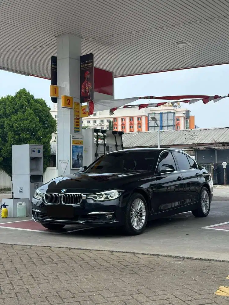 BMW 320i 2018 Bensin
