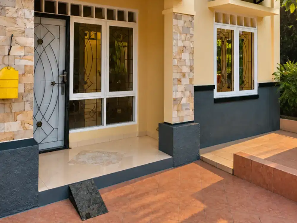 Sewa Rumah Hoek Rapih Terawat 3 menit ke Tol di Regensi Melati Mas Serpong