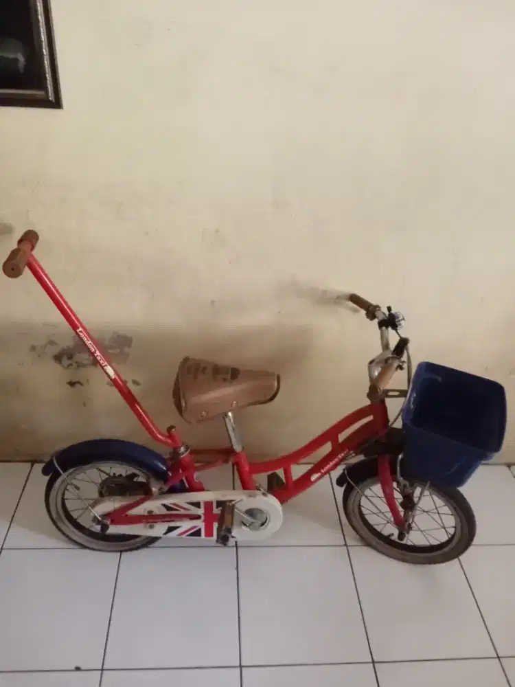 Sepeda anak merk London taxi