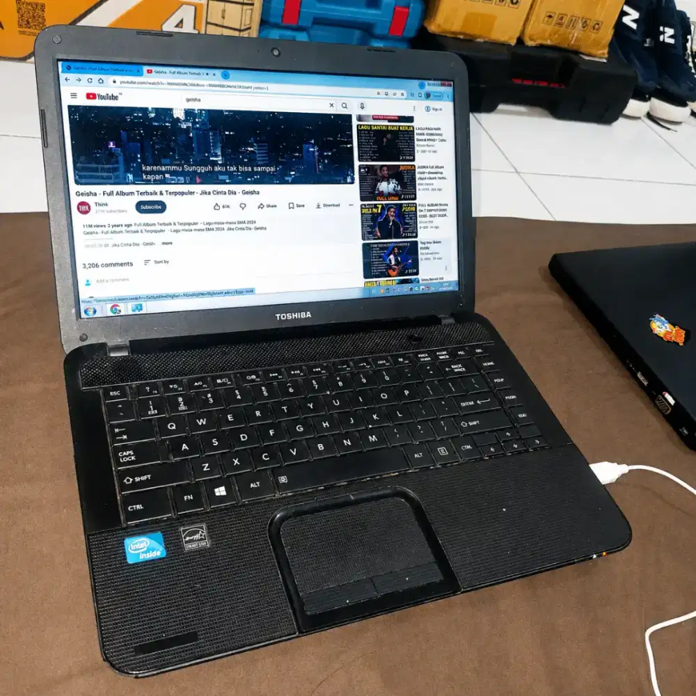 Laptop Toshiba Satellite C800
