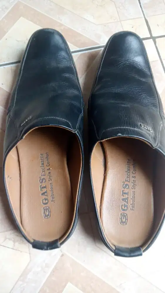 Bustong sandal second