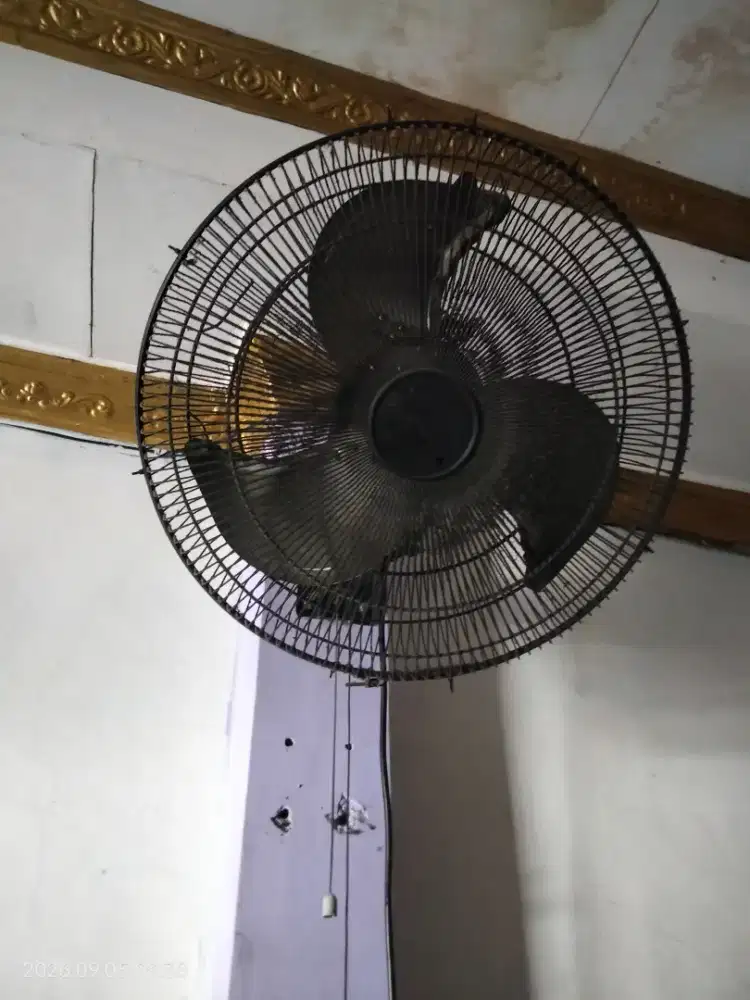 Kipas angin buat di dinding