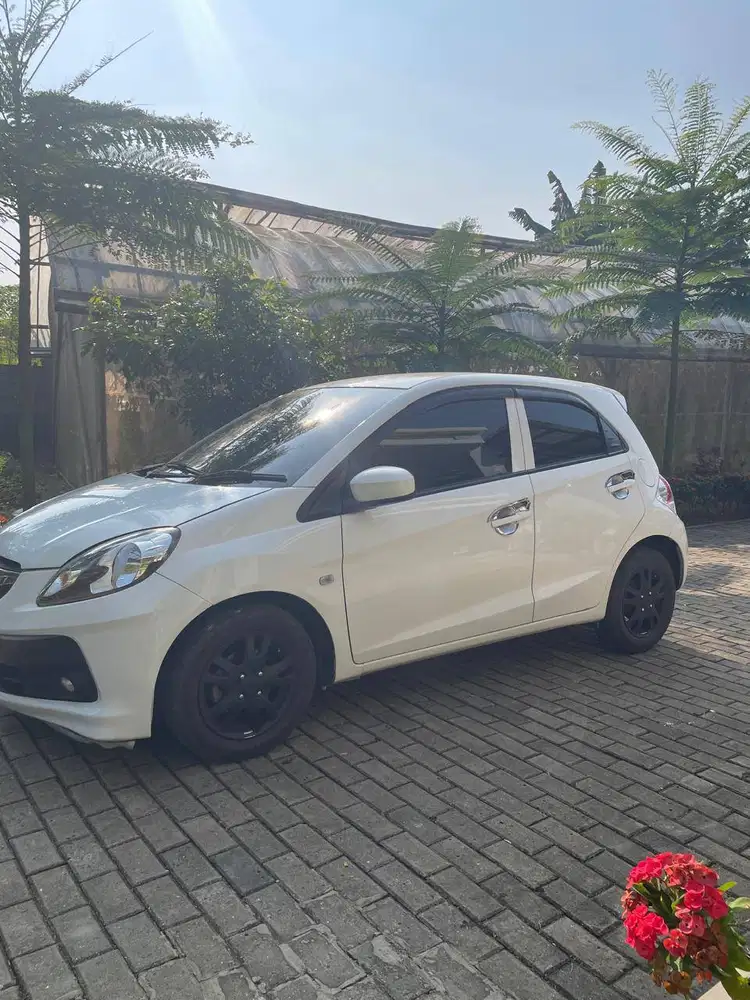Brio Satya E 2014 putih pajak Hidup