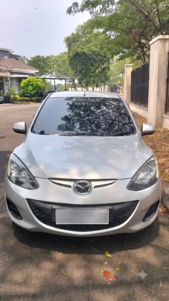 Mazda 2 sedan AT THN 2010