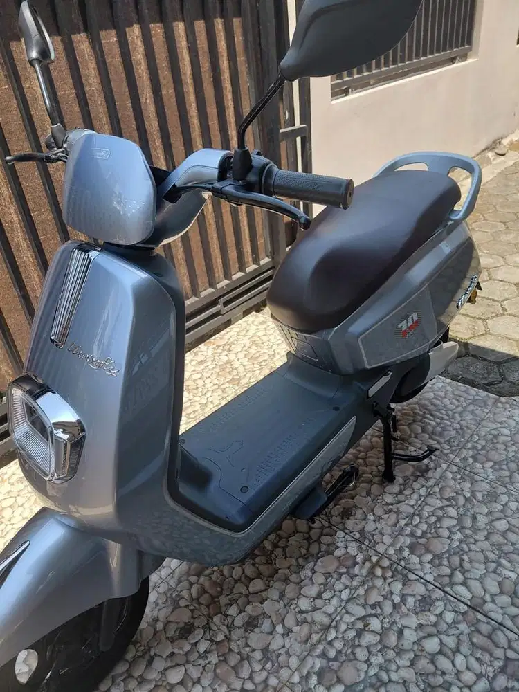 Sepeda Listrik Uwinfly T70 besar seperti motor listrik