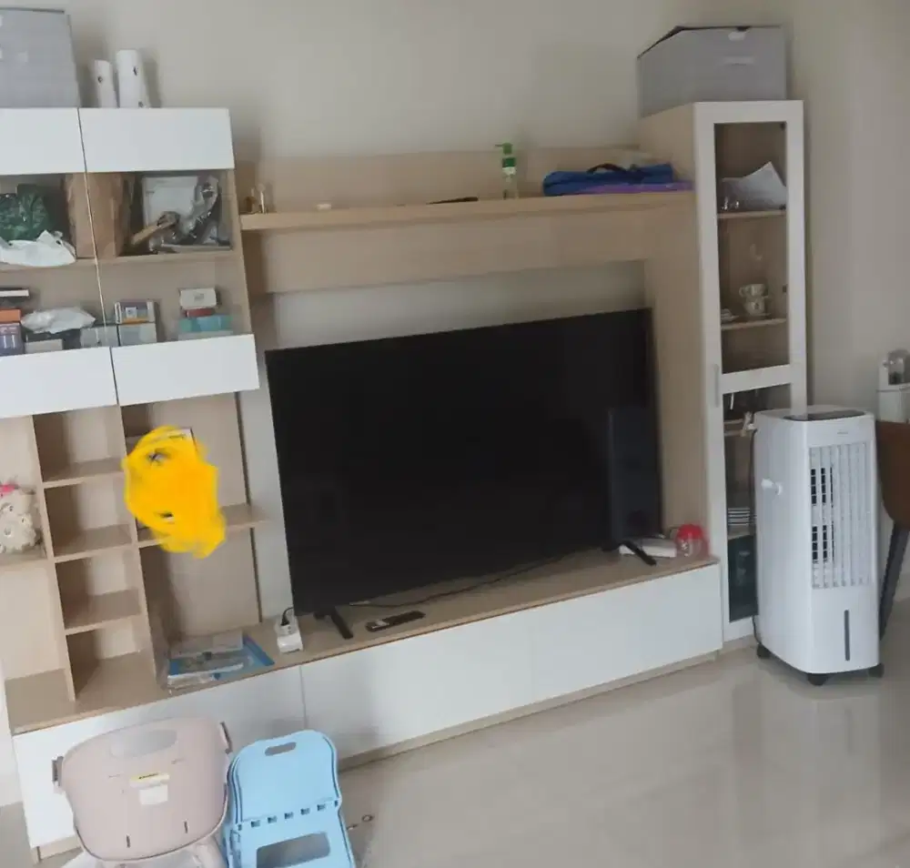 Di jual tv dan cabinet buffet