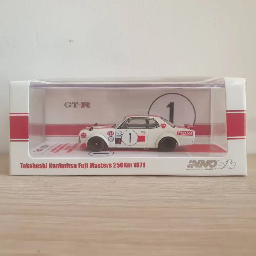 Inno64 Nissan Skyline 2000 GT-R KPGC10 #1 1/64 (Takahashi Kunimitsu)