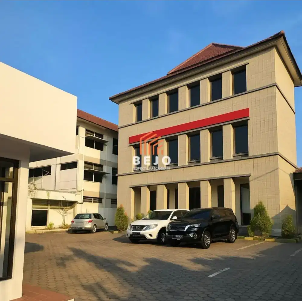 Disewakan Gedung Komersil area Ring 1 Yogya, parkir luas