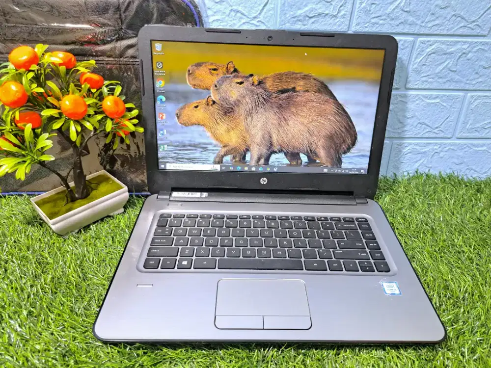 BU bngt core i7 gen 6 AMD RADEON ram 8 siap pakai lancar jaya