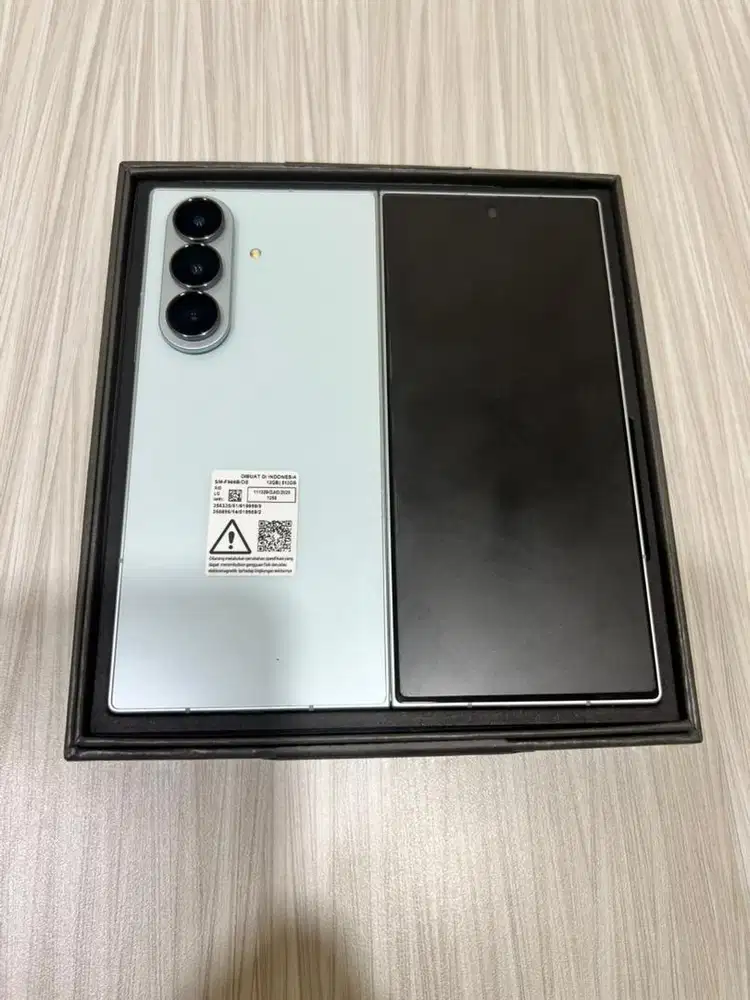 Samsung Zfold 7: 12/512 warna mint