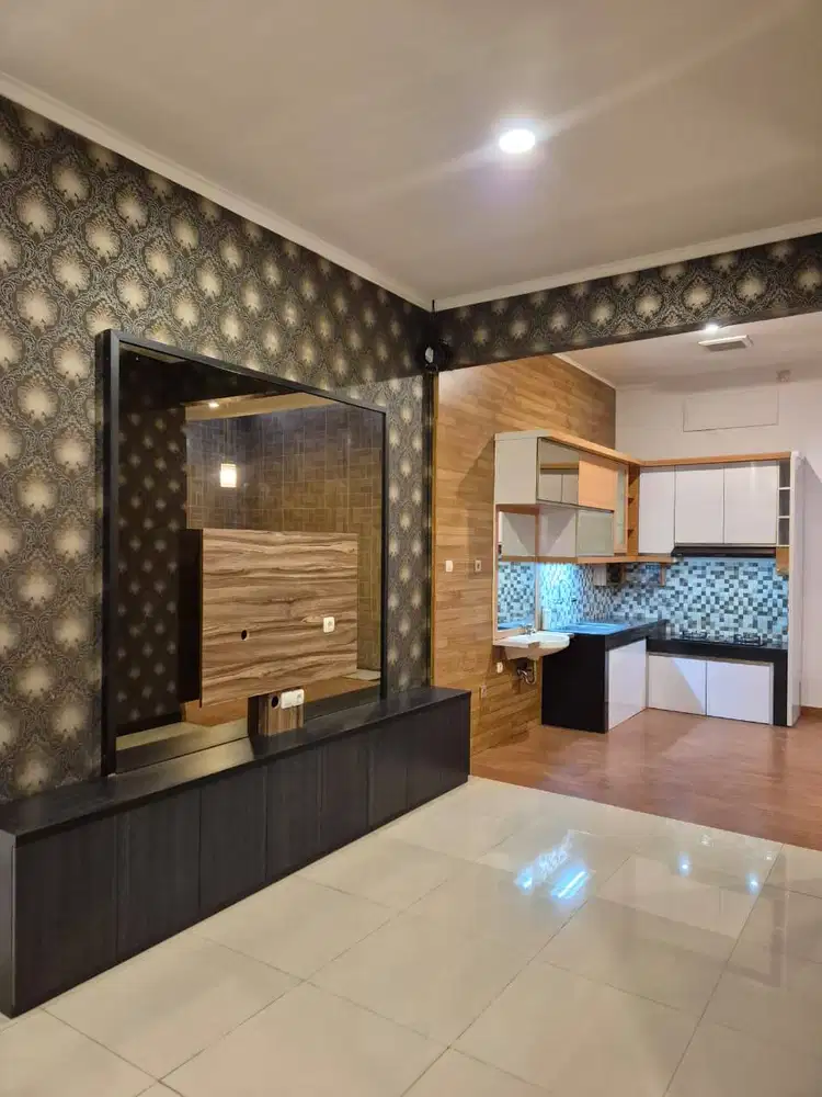 Dijual Rumah Semi Furnish di Taman Kopo Indah (TKI) 5