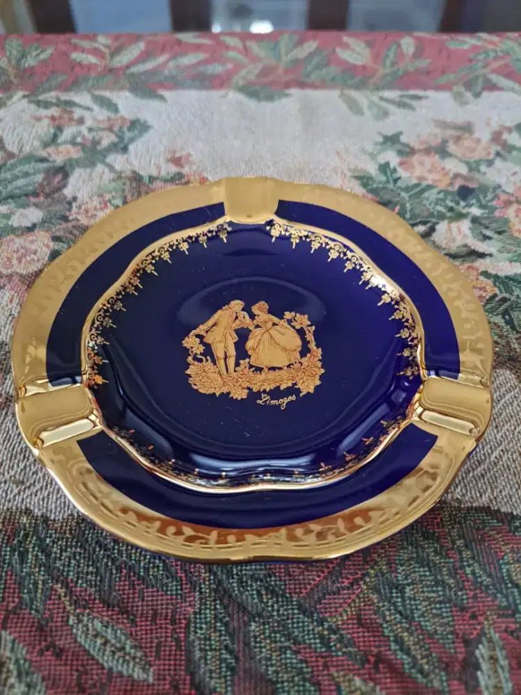 Porselen Limoges Asbak Bundar 22k