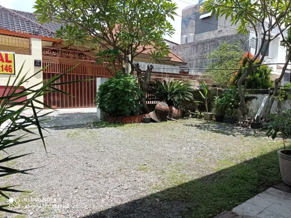 RUMAH TENGAH KOTA SOLO DEKAT MALL ,HOTEL DAN APATEMENT JUGA DEKAT KE JALAN SLAMET RIYADI KAWASAN SRIWEDARI DAN LOJI GANDRUNG