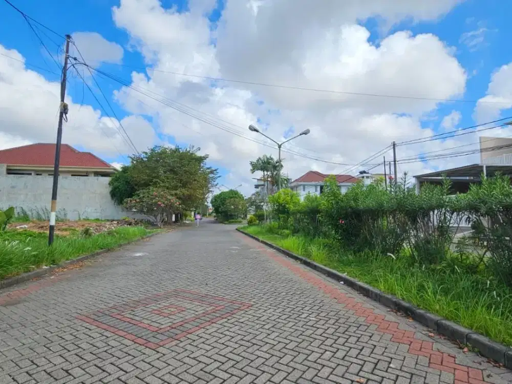 EMA429 Dijual Tanah Kavling Siap Bangun Row Lebar Strategis dii Araya 1 Surabaya