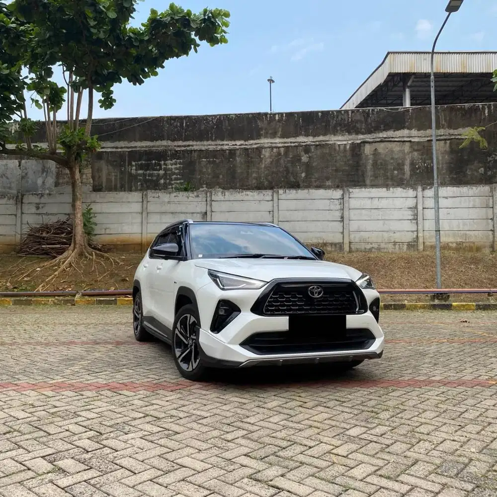 2025 Toyota Yaris S Cross GR 1.5 Hybrid TSS Two tone