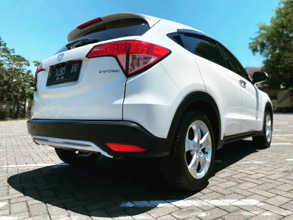 HRV E CVT Putih Matic