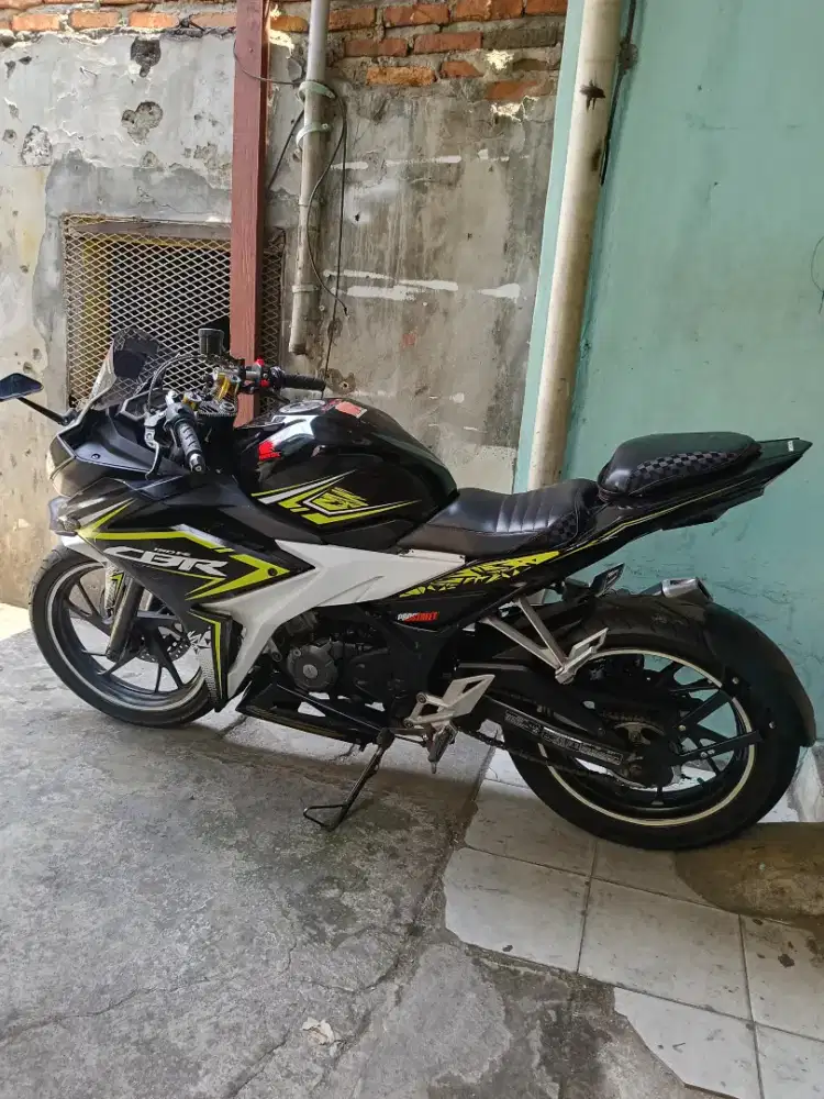 Honda CBR 2018 LED Ss BPKB+Faktur Mesin Halus