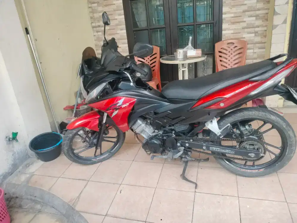 Honda CS1 2009 merah murah