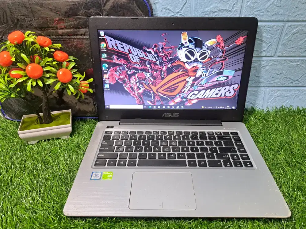 BU spek tinggi core i5 gen 7 nvidia geforce ram 8 ssd 256 gb ngebut