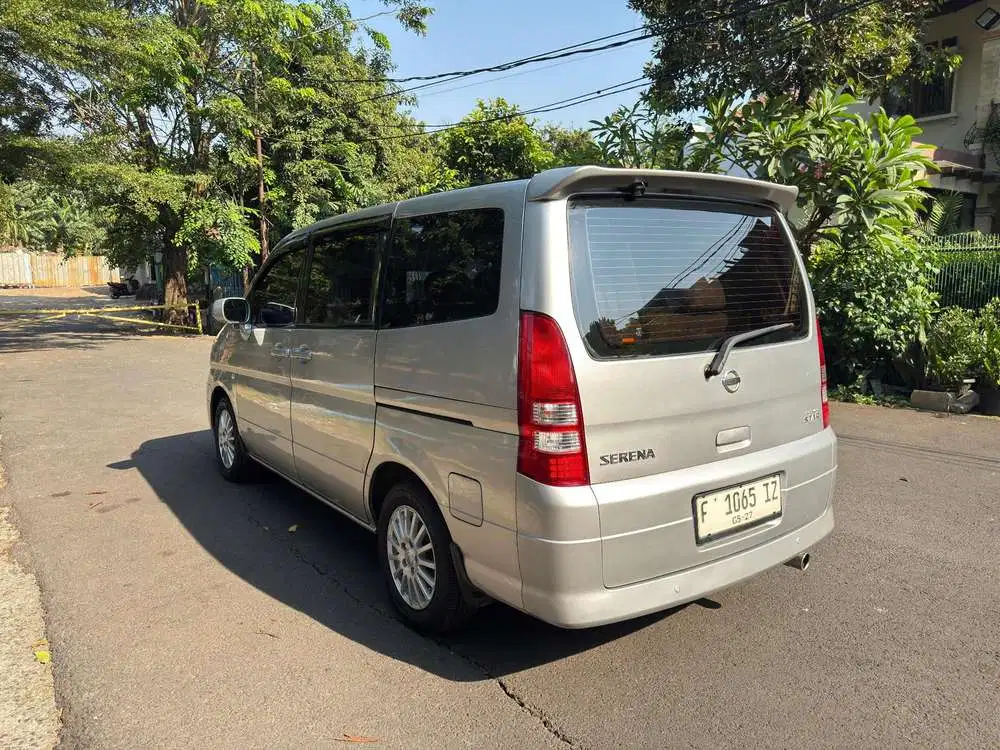Nissan Serena 2.0 Highway Star bensin at th 2012