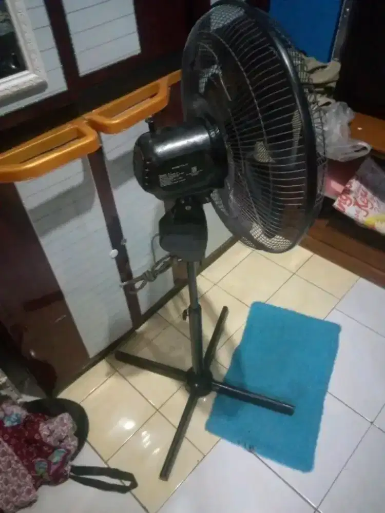 Kipas diri cosmos 16inc, pemakaian bekas anak kost