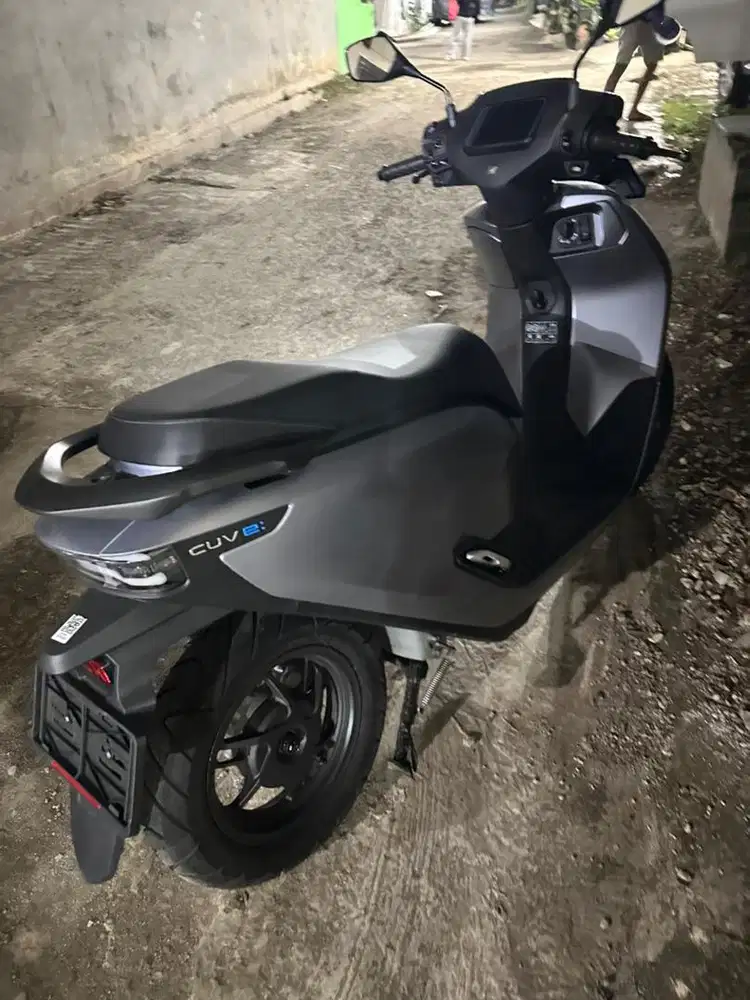Dijual santai motor CUV e