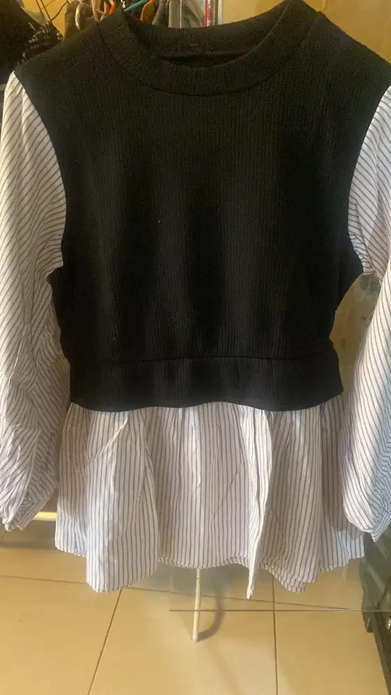 Preloved baju dipakai sekali