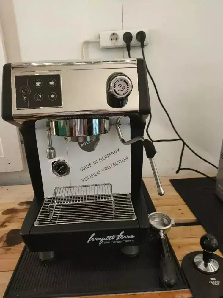 Mesin kopi ferrati ferro FCM 3200D