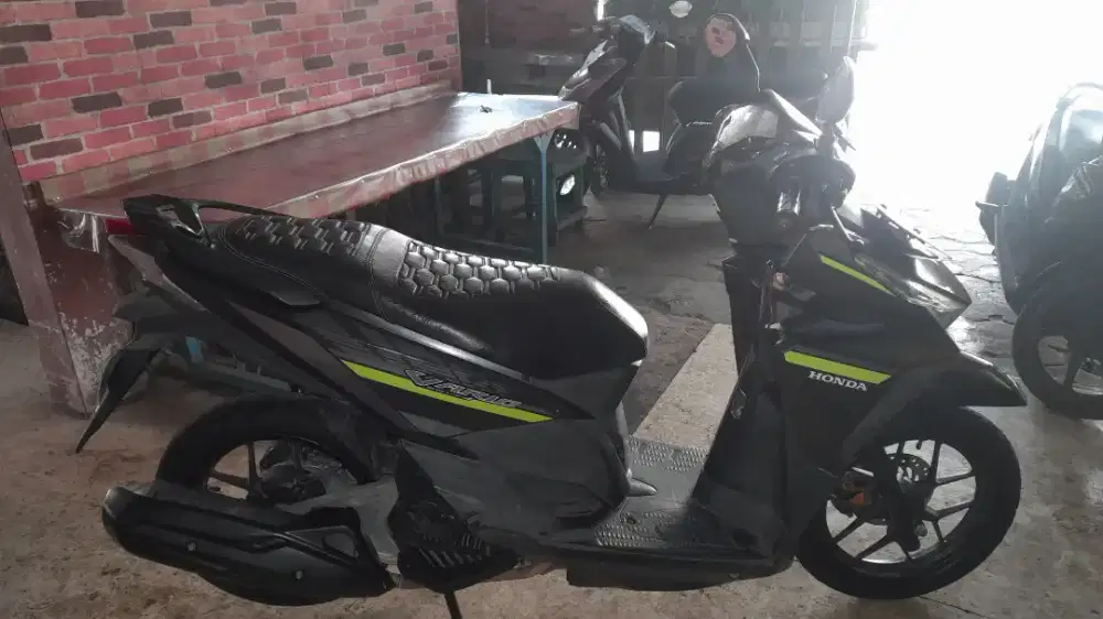 Di jual honda vario tahun 2018