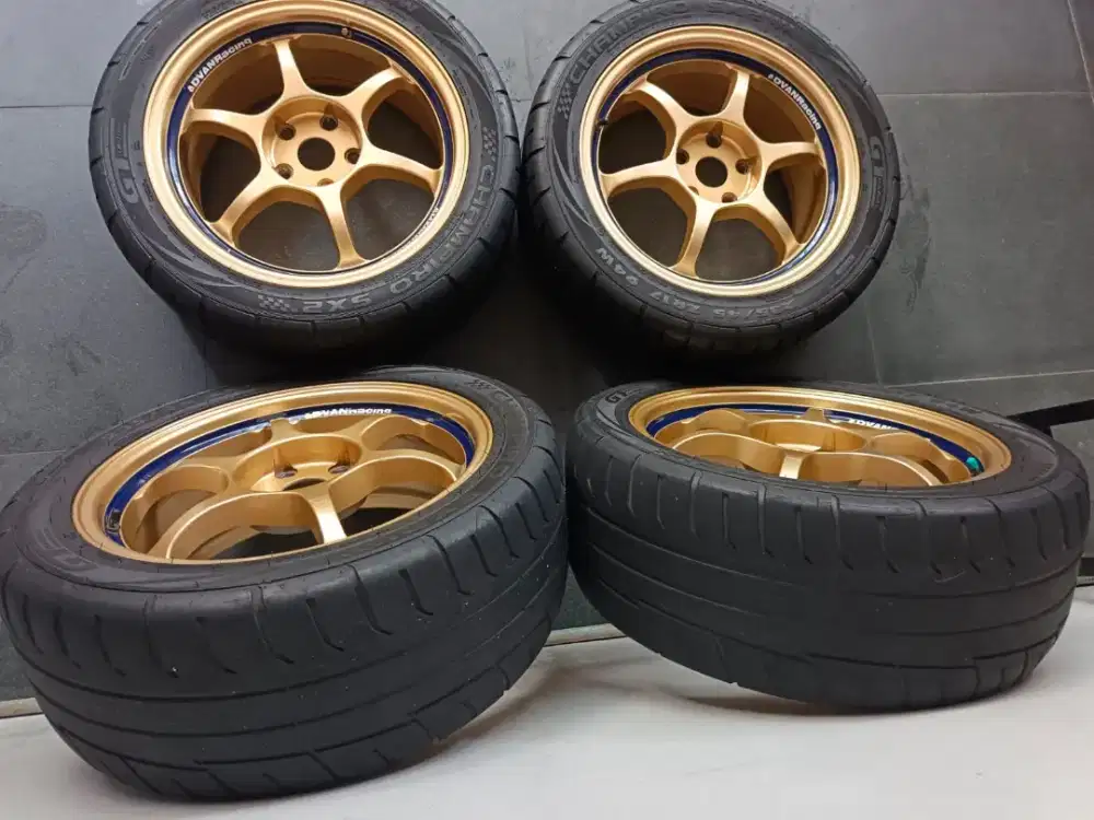Di jual velg sepaket dengan ban