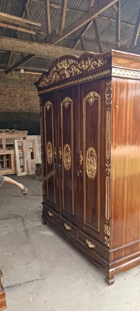 Lemar Pakaian Jati 3 Pintu Rahwana