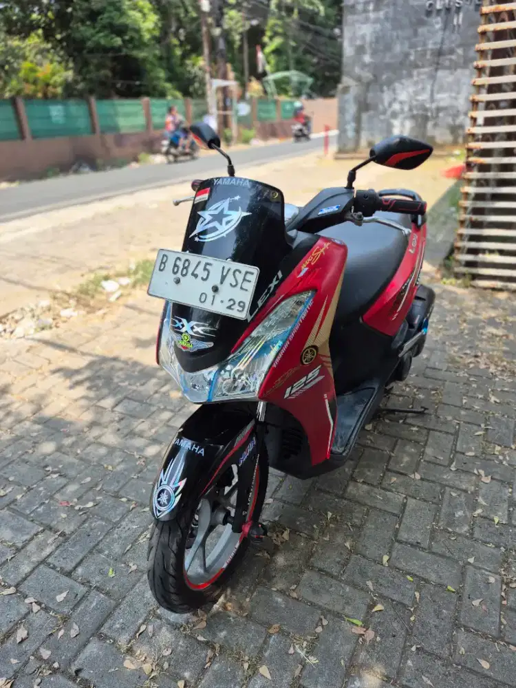 Dijual Yamaha Lexi 125 tahun 2018 surat lengkap