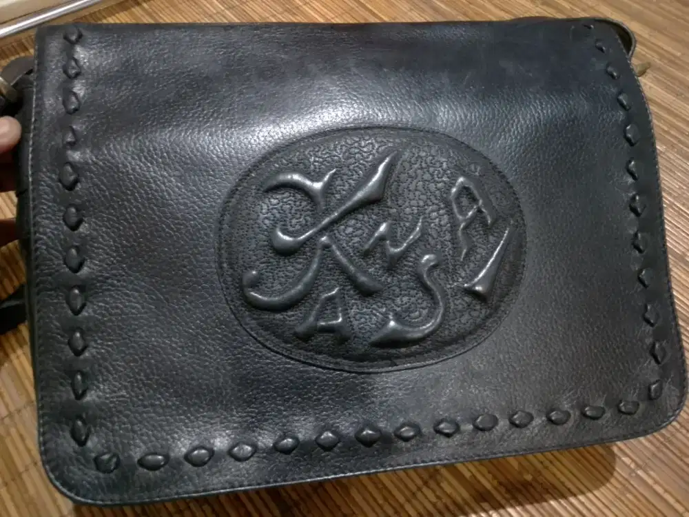 Tas Slempang Kansai Yamamoto