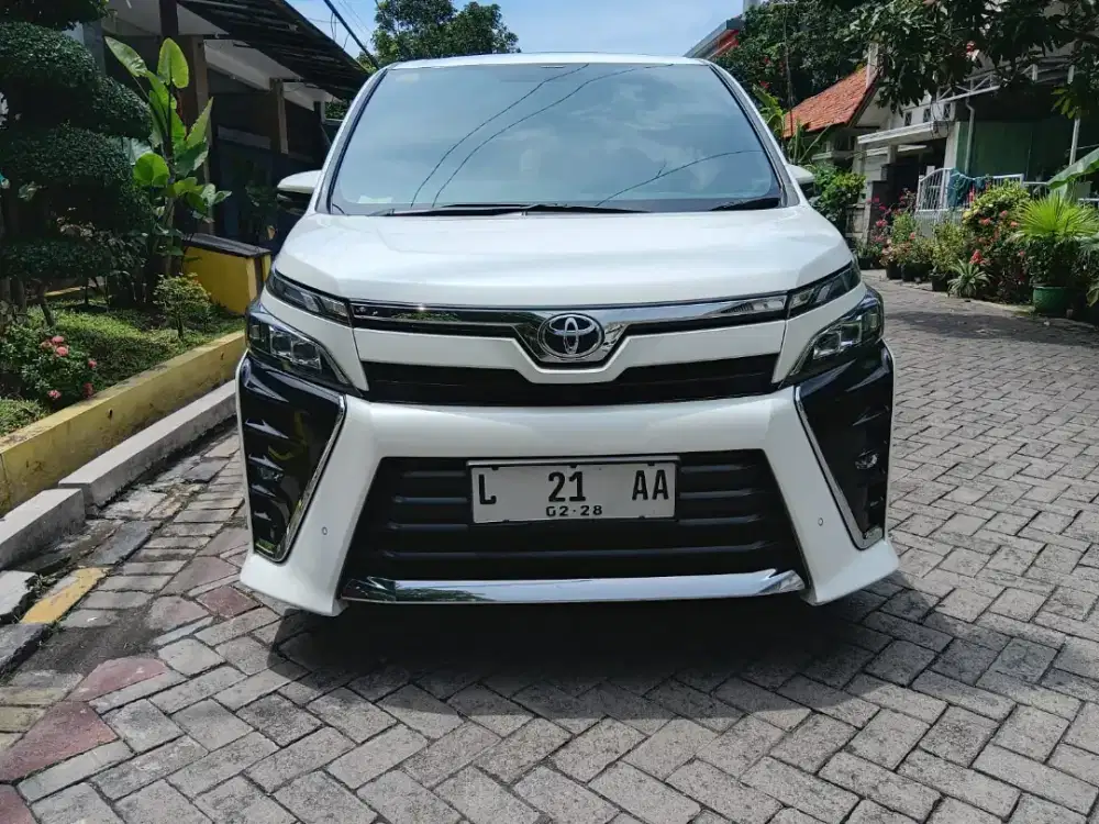 Toyota Voxy 2.0 at matic 2017