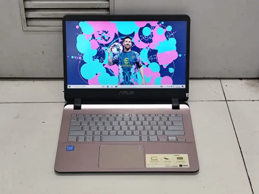 yang lagi cari laptop bisa langsung chat